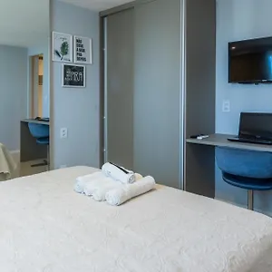lindo-flat-em-boa-viagem-recem-reformado-e-perto-da-praia.hotels-in-recife.com/